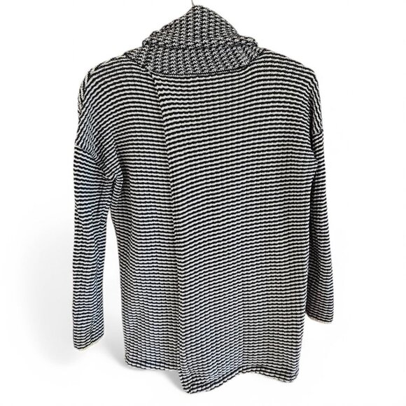 Cabi Fergie Split Turtleneck Sweater Black White Striped Womens Small - Picture 2 of 10